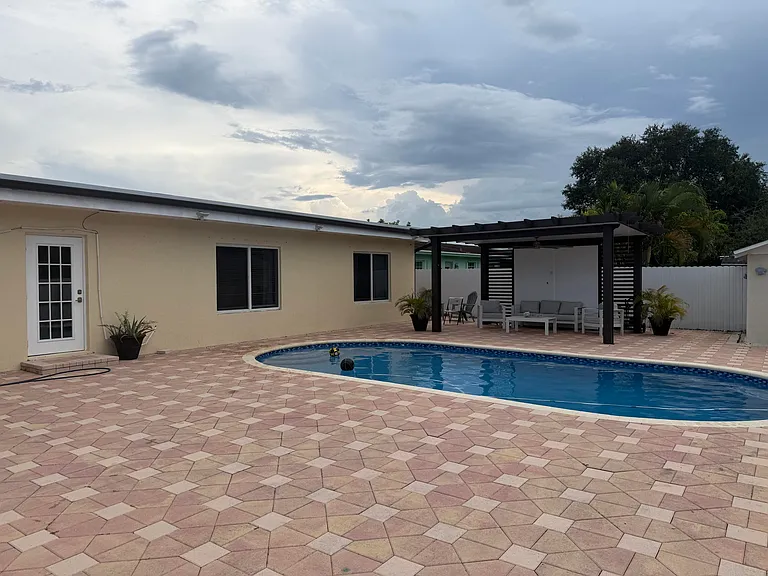 3139 Egremont Dr — Photo 28