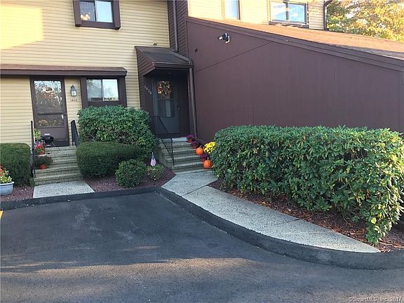 2nd image of 1404 Summer Hill Dr #1404