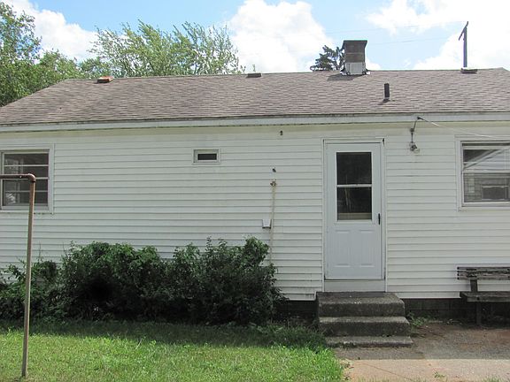 3rd image of 143 Majestic St SE