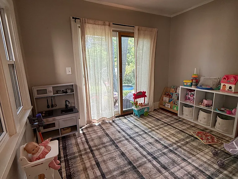 1207 Longfellow Ave — Photo 9