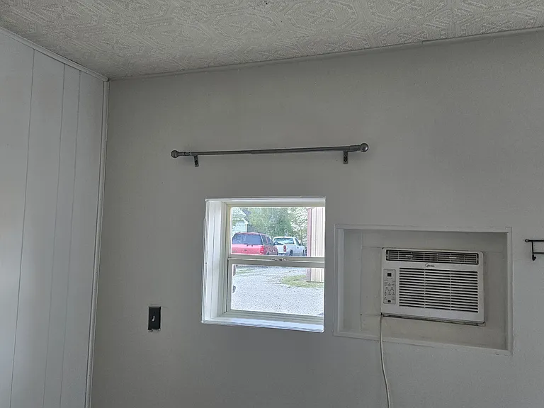 330 W Coler St #E — Photo 10