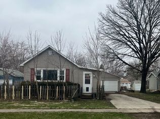 155 E 5th St, El Paso, IL