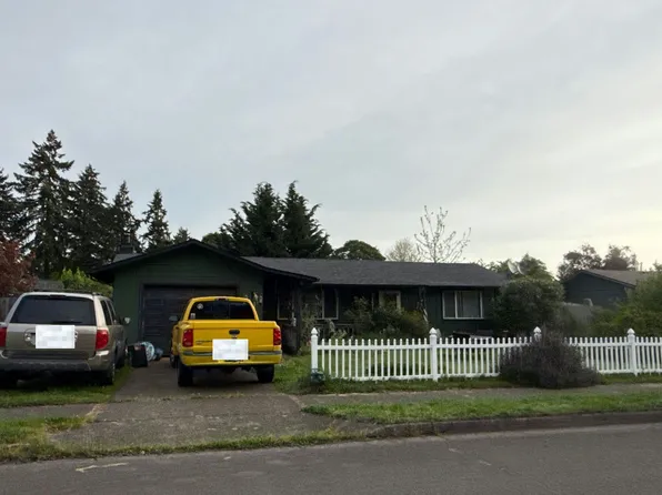 24965 Woodland Ave, Veneta, OR 97487