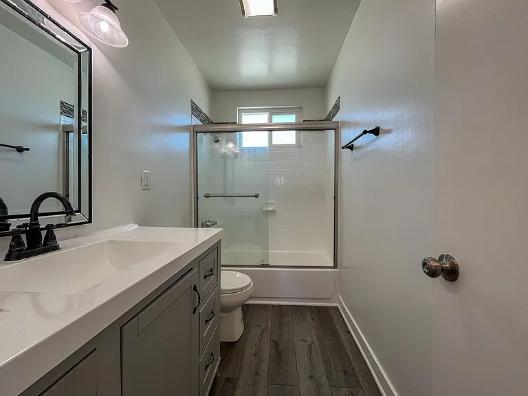 1335 Stanley Ave — Photo 13