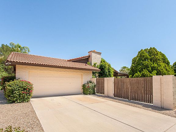 3rd image of 11817 N 55th Pl