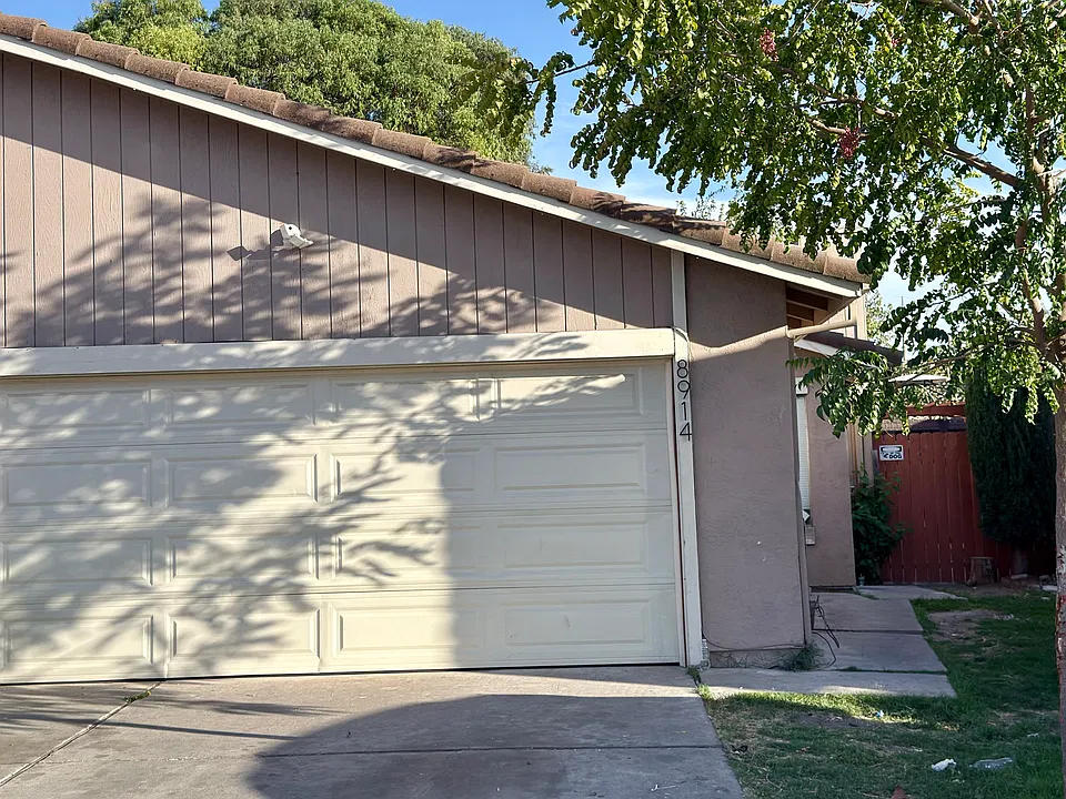 8914 Fox Creek Dr