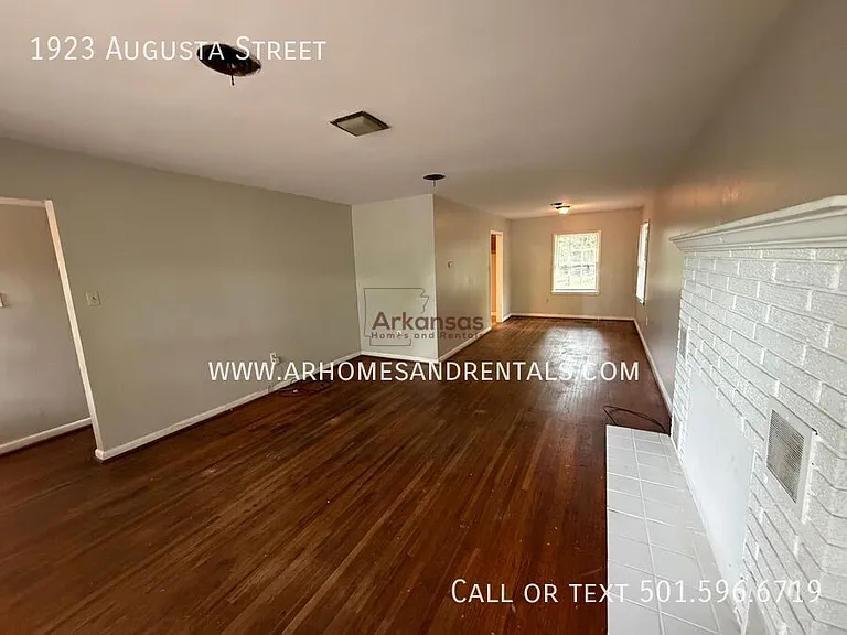 1923 Augusta St — Photo 13