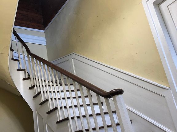 Private entrance and staircase