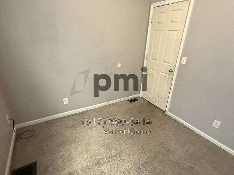 112 Adler St — Photo 13