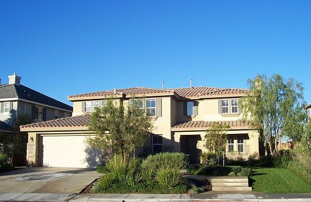 Former Model Home! Never Lived iN!