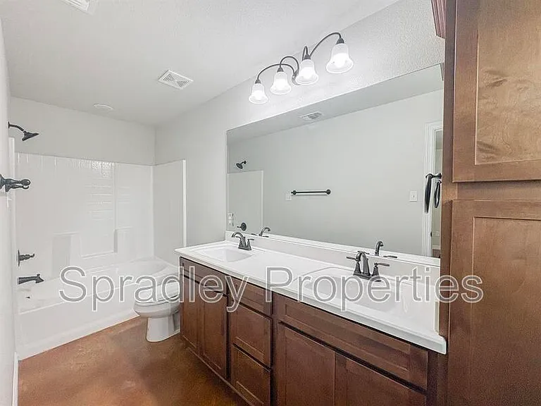 204 Juniper Dr #B — Photo 13