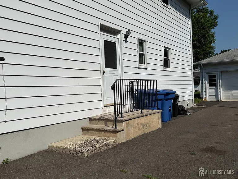 830 2nd St — Photo 28