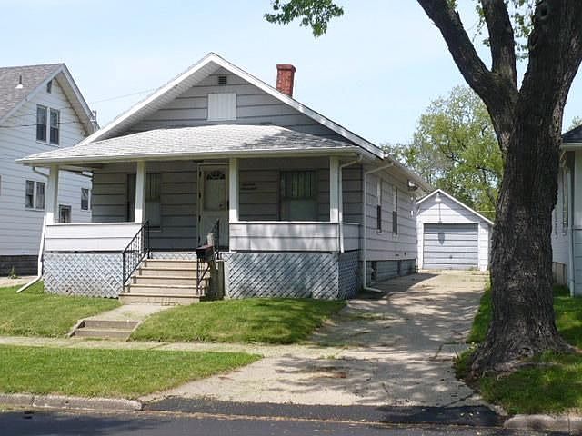 Kansas Ave. Nice House.
