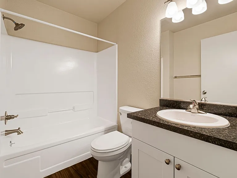 Train Station Apartments — Photo 19