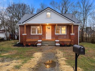 105 Bluegrass Dr, Kingsport, TN 37660