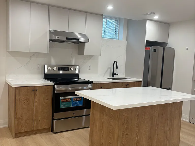 64 Charlotte Abby Dr #BASEMENT — Photo 10