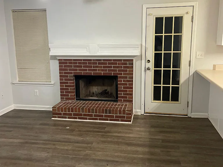 697 Keats Ct — Photo 5