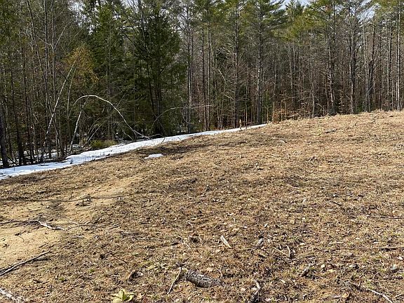 3rd image of 530 Fox Run Rd