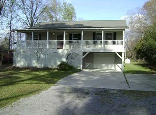 757 Backfield Rd, Walterboro, SC 29488