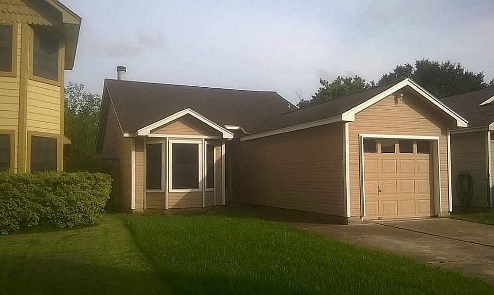 1st image of 5818 Guadalupe Dr