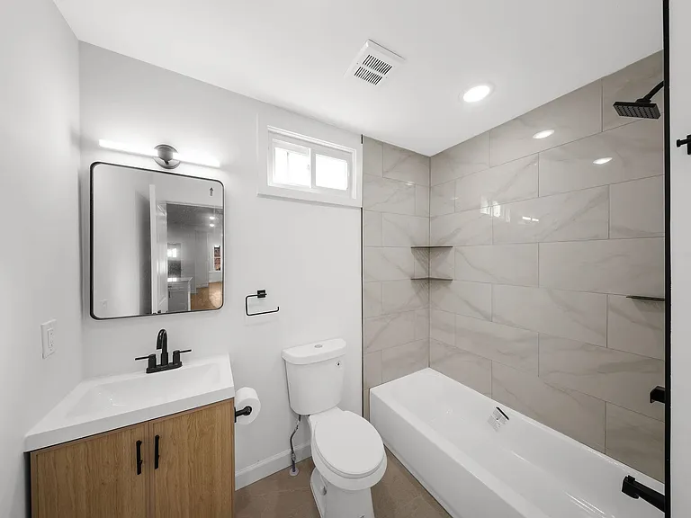 319 William St #1-0904 — Photo 13