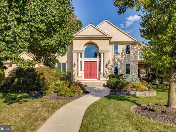 2 Collage Ct, Cherry Hill, NJ 08003