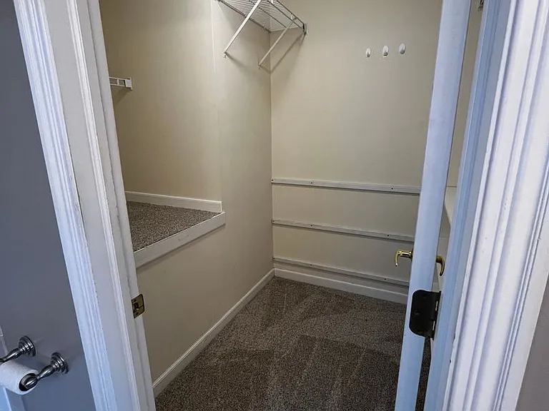 435 Vanderbuilt St — Photo 25