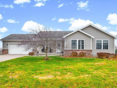 107 Baize Dr, Carlock, IL, 61725