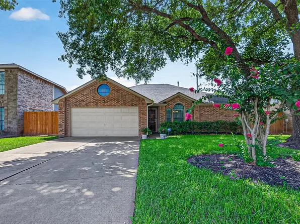 16314 Maple Downs Ln, Sugar Land, TX 77498