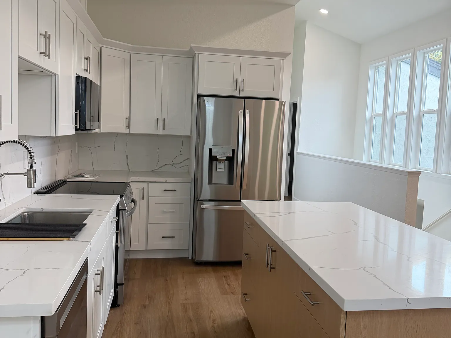 2 bed, 1040 sqft, $2,650 — Photo 3