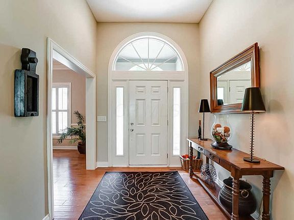 5th image of 3283 Foxcroft Dr