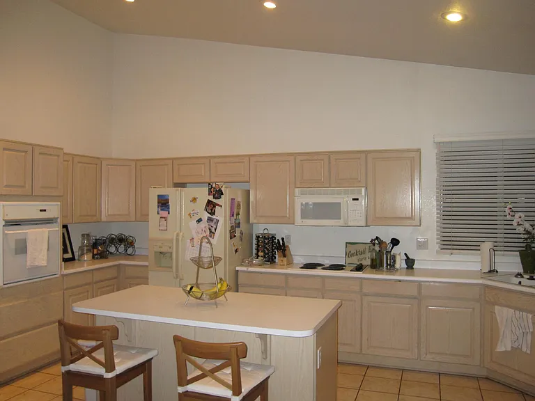 912 N Lakeshore Pl — Photo 4