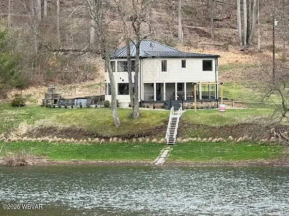 1570 W Side Rd, Jersey Shore, PA 17740