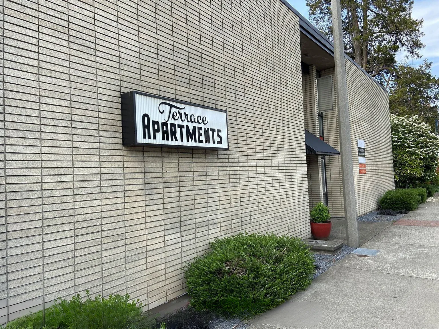 Terrace Apartments — Photo 3