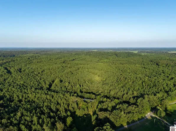 746 Vanhooser Rd, Grand Rivers, KY 42045