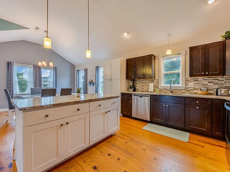 5209 Lunar Dr — Photo 15