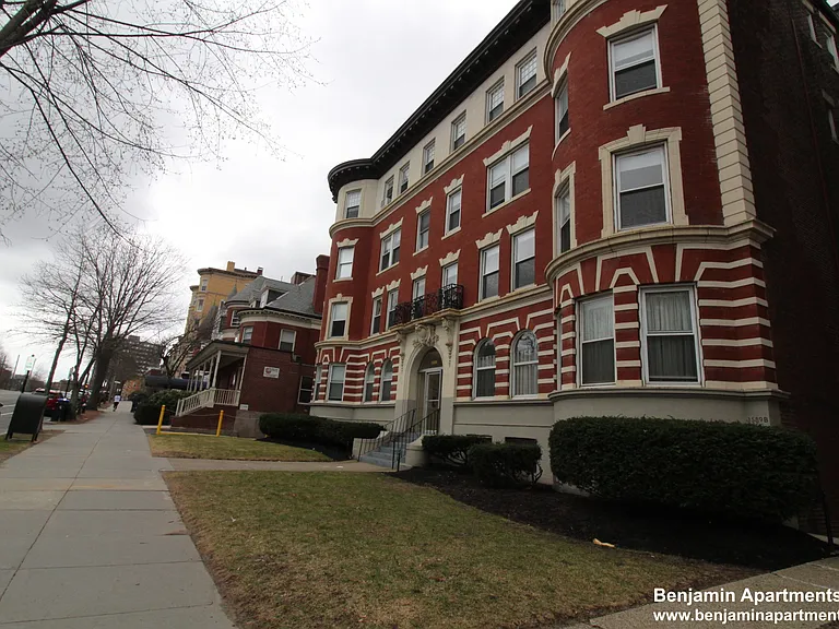 1589 Beacon St #14 — Photo 7