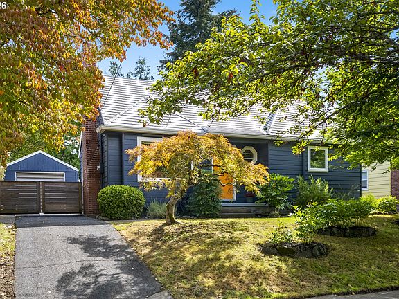3rd image of 4752 SE 34th Ave