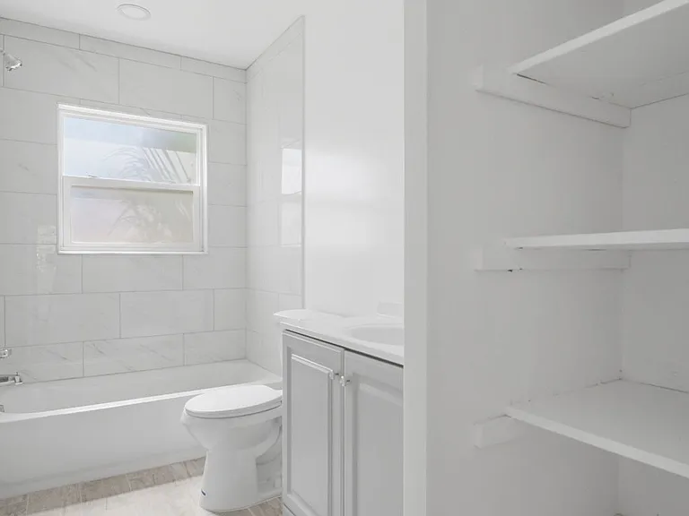 115 N San Remo Ave #7 — Photo 14