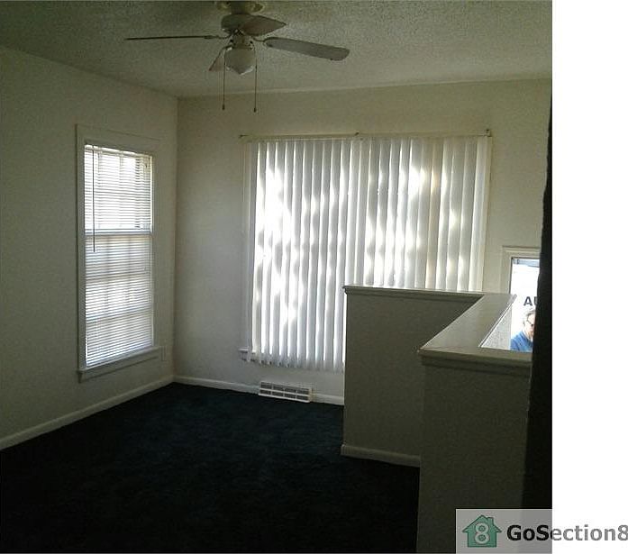 2nd image of 1505 E Graber St
