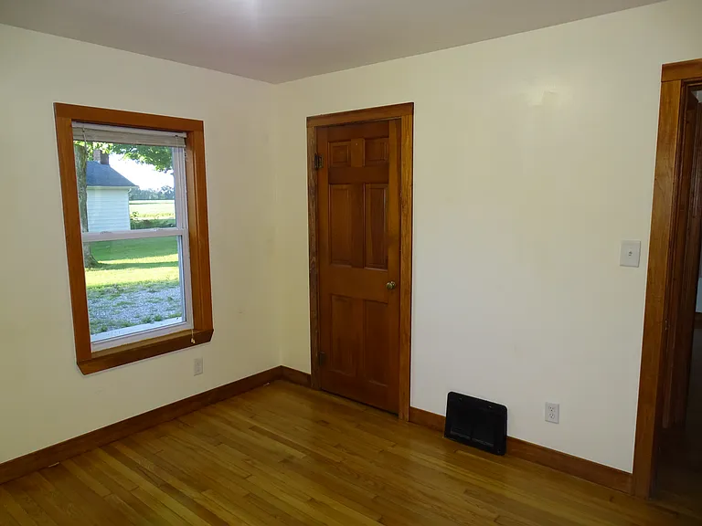 11370 Somerset Rd — Photo 11