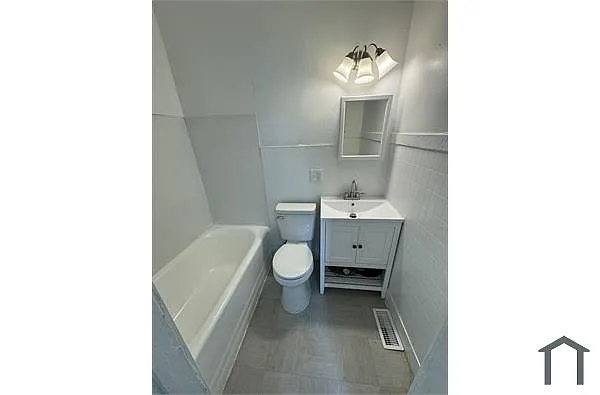 Building Photo - 807 Clay St #1