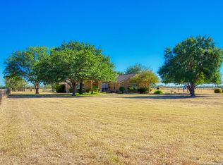 15260 Miller Rd, St Hedwig, TX 78152
