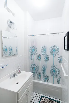 Rented by Twyford Real Estate | media 36