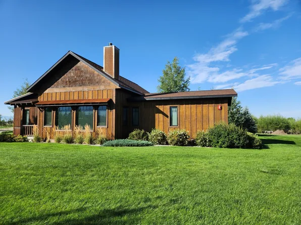 7125 Springhill Rd, Belgrade, MT 59714