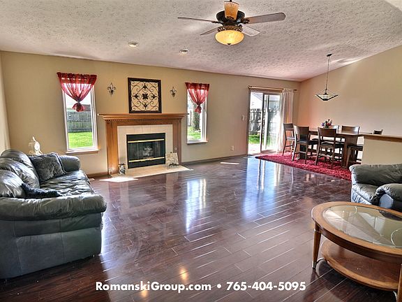3rd image of 3400 Abbey Ln