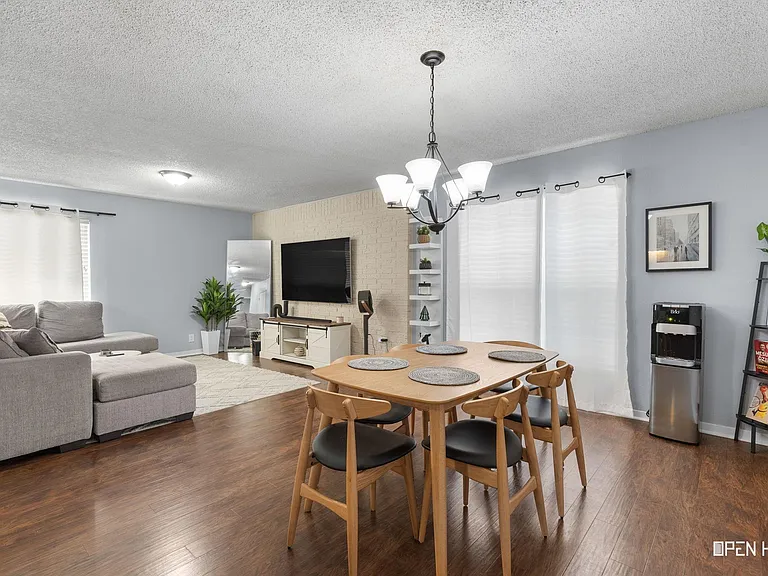 2810 Fleming Rd — Photo 11
