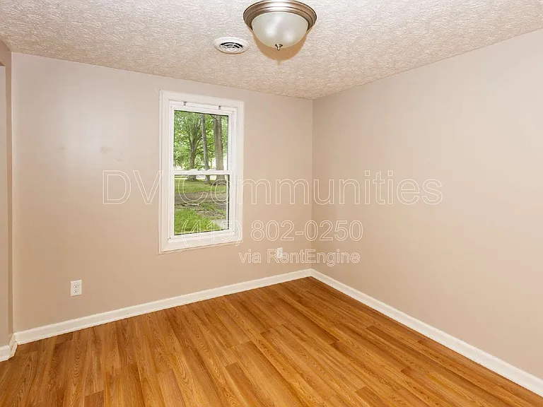 3332 Hiwood Ave — Photo 10