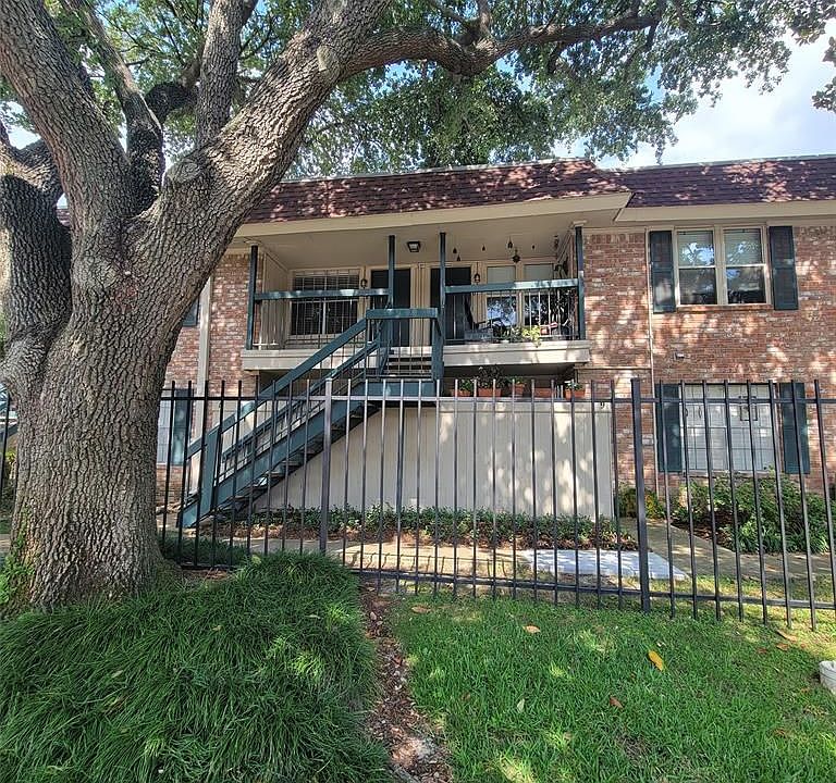 1st image of 845 Augusta Dr #12