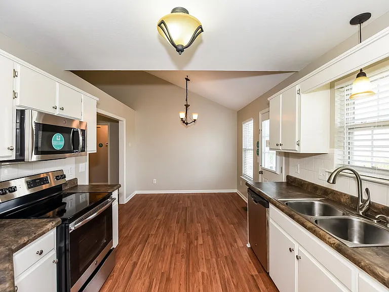 534 Summit Way — Photo 6